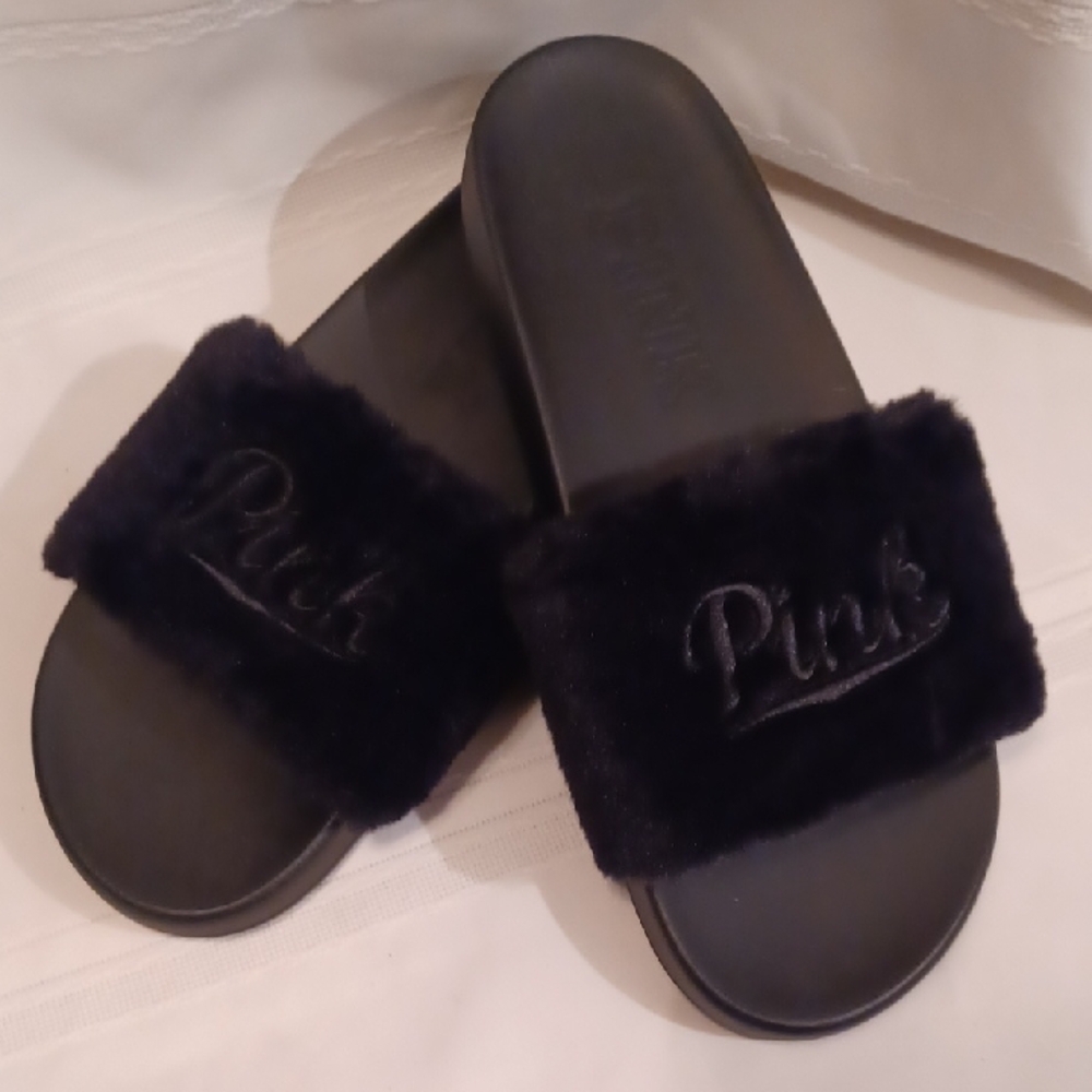 Victorias SecretBlack Fuzzy Slide Sandals
